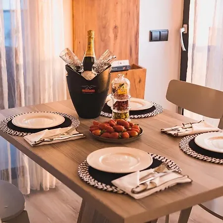 דירה Only One Suites & Residences